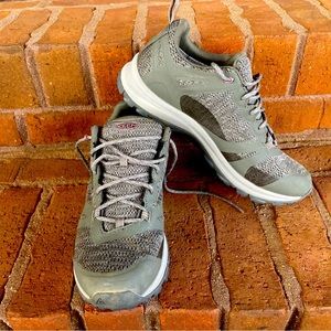 KEEN Terradora II Waterproof Low Hiking Shoes Size 8 1/2